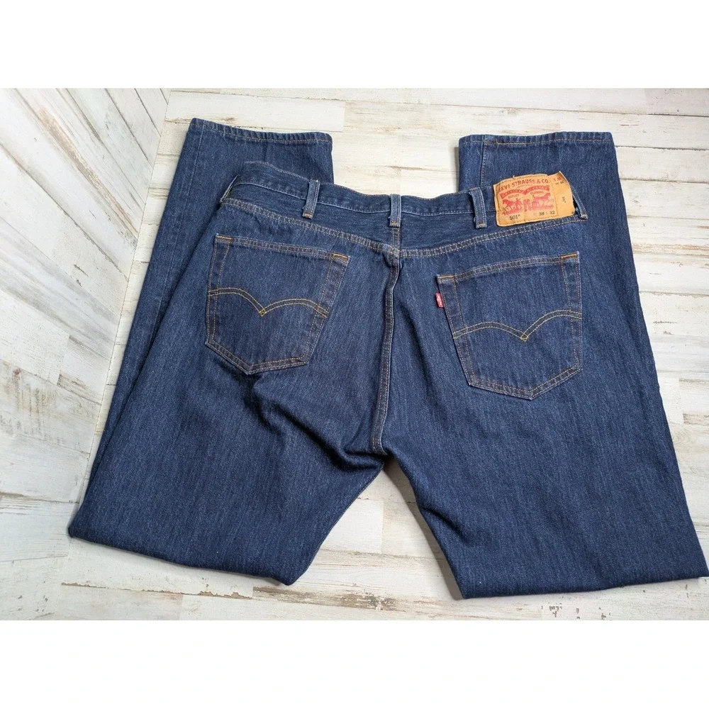 Levis 501 Jeans Mens 38x32 Blue Denim Original Fit Straight Button Fly Dark Wash